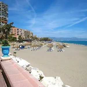 apt-apartamento-5-personas-parking-piscina-todo-el-ano.1costadelsol.com/